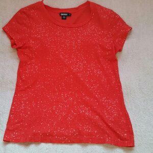 Dkny reddish/orange sparkly tee